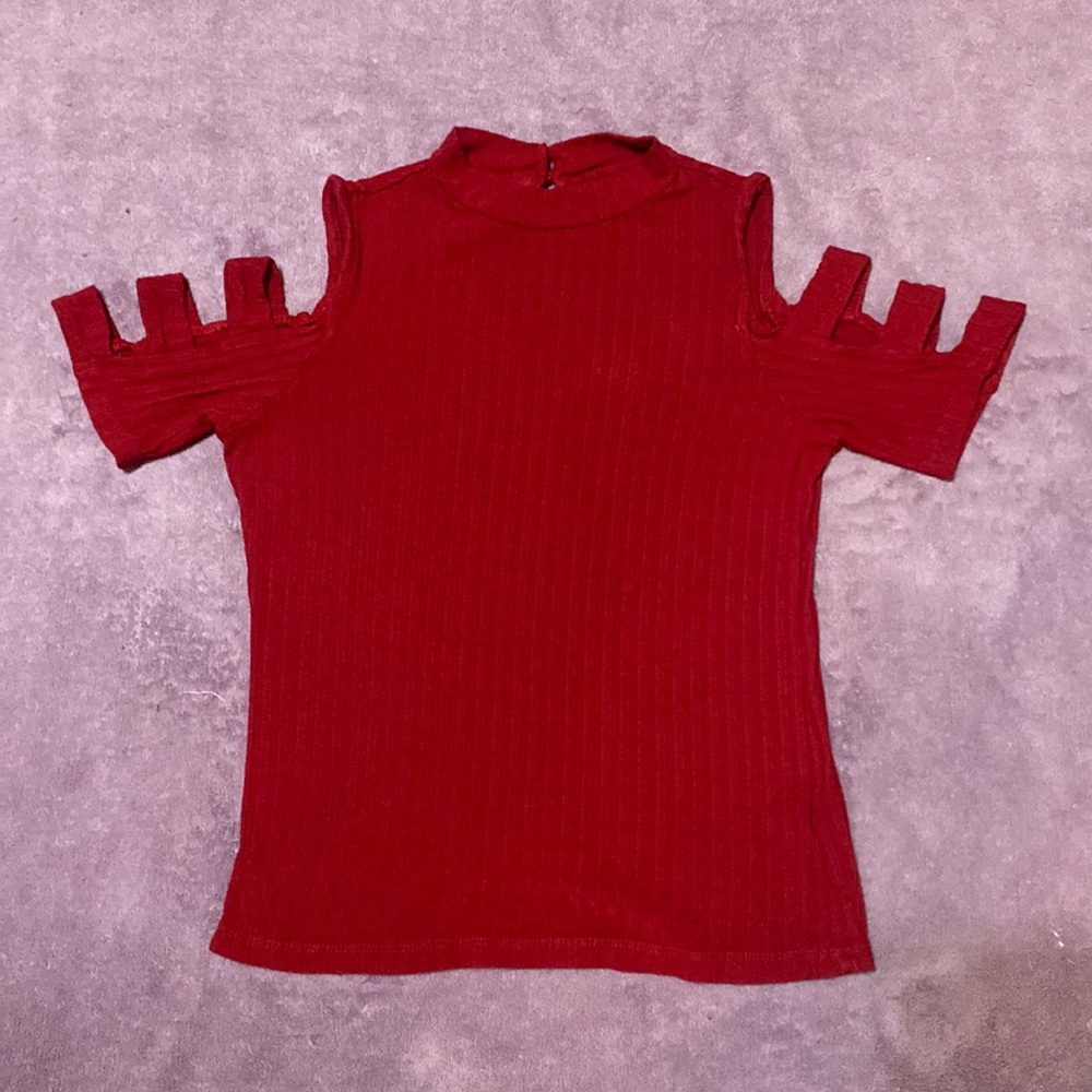 🔥4/20! Red Guess strappy sleeve shirt. Size XS